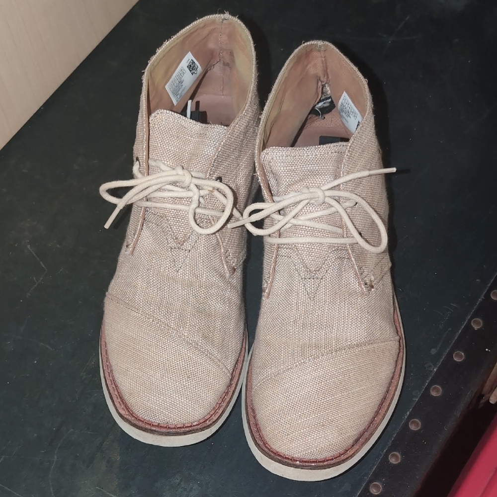 Toms Beige Chukka Boots